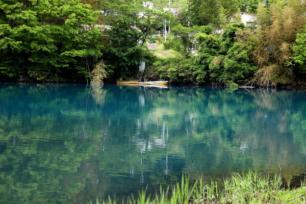 Photos: 四万湖の色彩の反映１