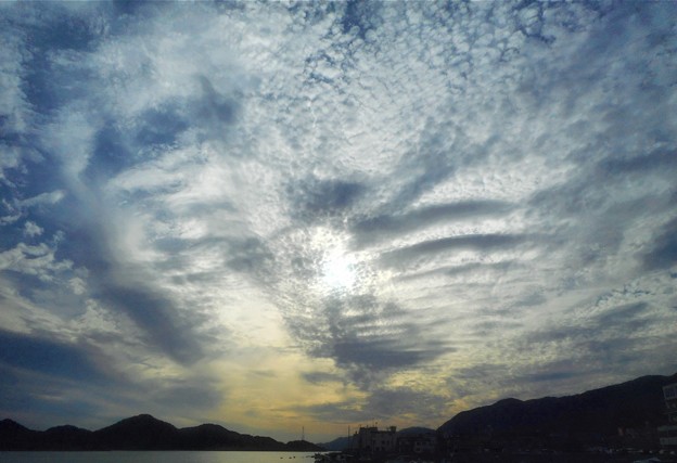 １０月の瀬戸内海と秋の雲